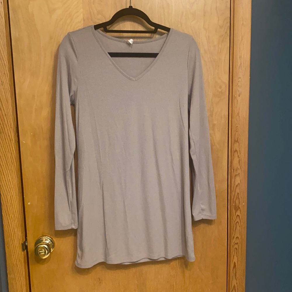 Large maternity longsleeve fitted shirt